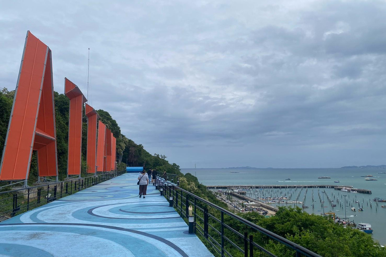 Pattaya: Private City Tour with Temples & Cafés