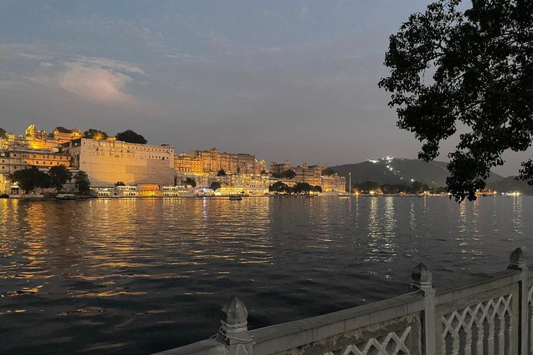 Increíble tour nocturno a pie por Udaipur