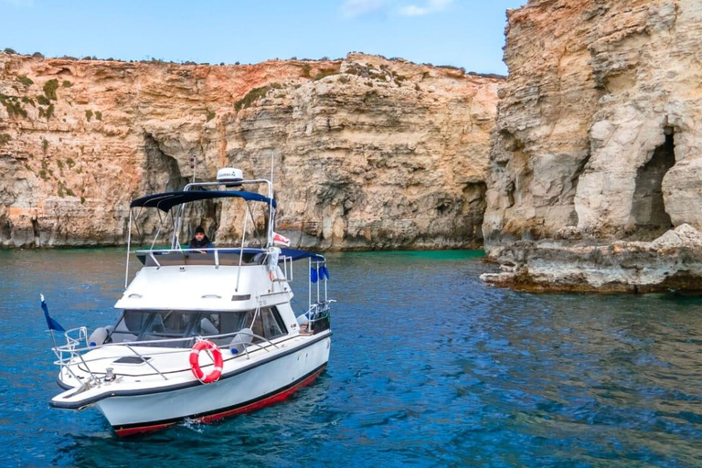 Barco para submarinistas: Um El Faroud y Ghar LapsiToma 3 plaza en barco