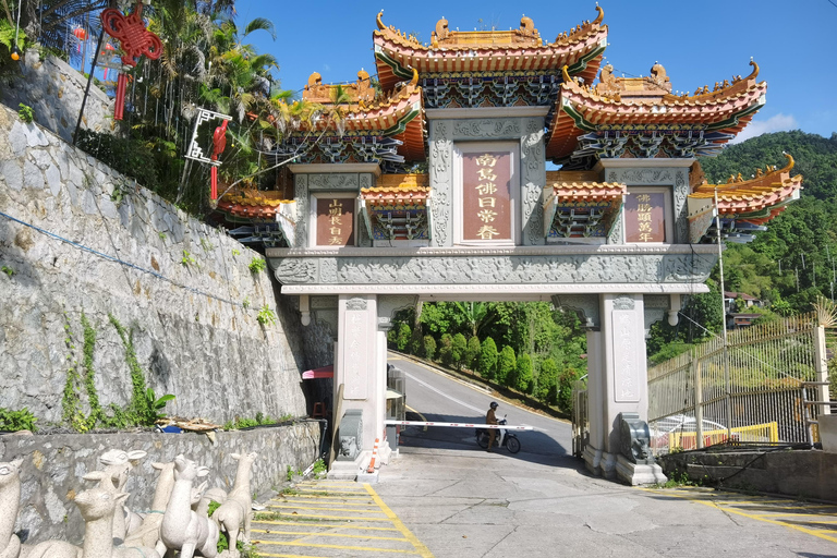 Sunrise at Penang Hill, Kek Lok Si Temple, and Market Tour
