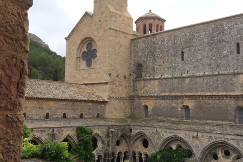 Pueblo de Lagrasse y Abadía de Fontfroide, País Cátaro.