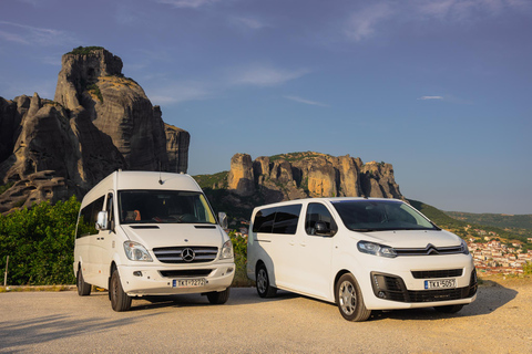 Atenas: viaje en tren a Meteora y tour de los monasterios