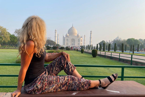 Delhi : excursion privée d'une journée au Taj Mahal et à AgraExcursion avec voiture climatisée, chauffeur et guide