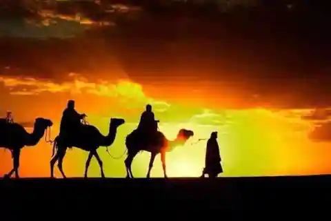 Marrakech: Solnedgang i Agafay-ørkenen, kameltur og middag