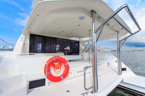 Kartagena: rejs katamaranem 43 Leopard po wyspach RosarioKartagena: 8-godzinny rejs katamaranem Leopard 43 po wyspach Rosario