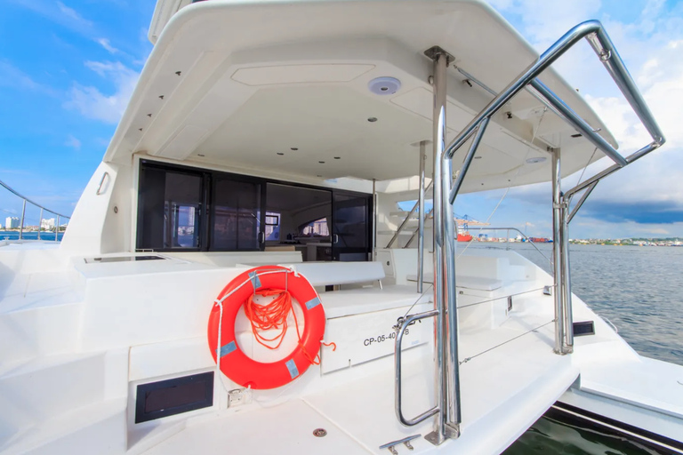 Kartagena: rejs katamaranem 43 Leopard po wyspach RosarioKartagena: 8-godzinny rejs katamaranem Leopard 43 po wyspach Rosario