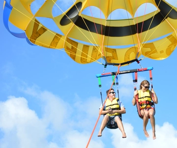Miami: Parasailing Experience in Biscayne Bay