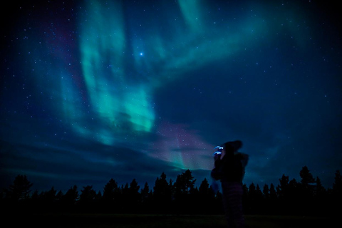 Saariselkä,Kakslauttanen: Aurora Hunting & Photography Tour. Private Aurora Hunting & Photography Tour By Minivan