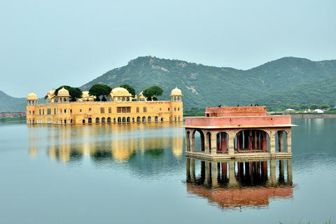 From Delhi: 2-Day Agra & Jaipur Golden Triangle Guided Tour Tour with Car, Driver and Guide (Without Hotels)