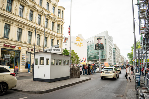 Berlin: Private city tour by car with pickup 3-hour Tour
