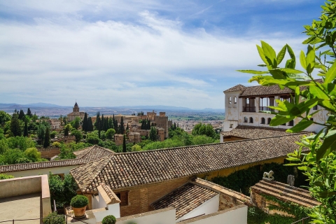 Granada: Alhambra-Führung mit TicketsTour auf Spanisch