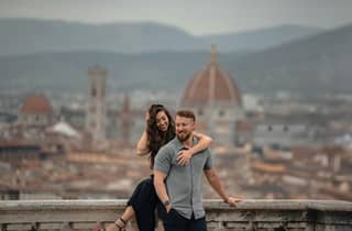 Florenz: Fotoshooting mit einem lokalen Fotografen und Stadtführung