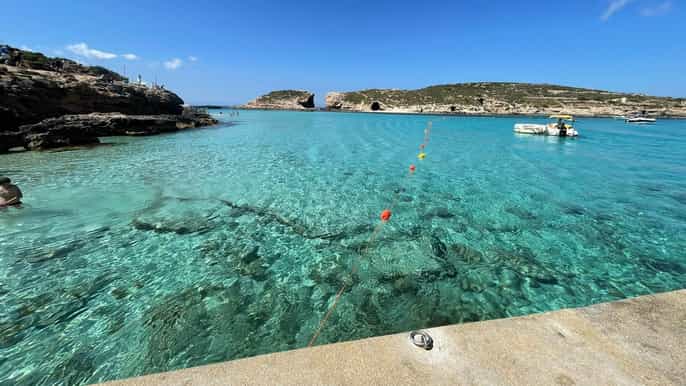 Comino-Tagestour: Schwimmen in der Blauen Lagune & Bootsfahrt zu den Meereshöhlen