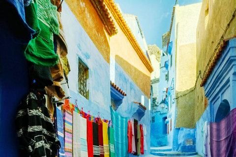 Au départ de Fès : Chefchaouen Excursion d&#039;une journée avec chauffeur pour un groupe de 8 personnes