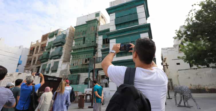 Jeddah: Tour Al Balad with A local Certified Guide