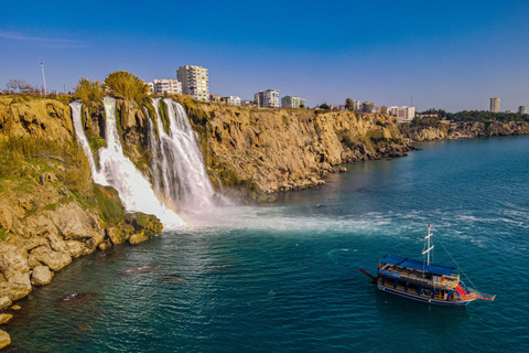 Antalya: Passeio de barco pelas praias e cachoeiras com almoço e refrigerantes