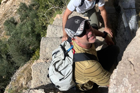 From Muscat: Nizwa & Jabal Akhdar with Multilingual Guide