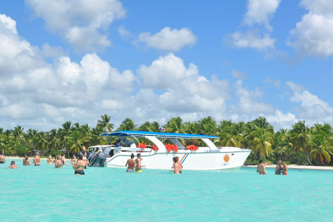 Beleef een tour in Rumbadera op het eiland Saona