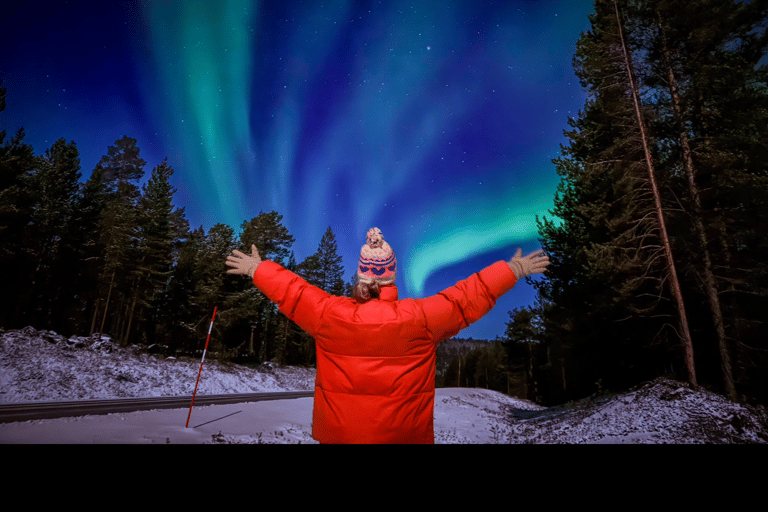 Saariselkä,Kakslauttanen: Aurora Hunting & Photography Tour. Private Aurora Hunting & Photography Tour By Minivan