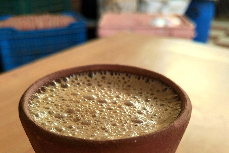 Jaipur: Local Lifestyle, Markets, and Food Tour Cultural & Artisan Tour (8:00 AM – 12:00 PM)