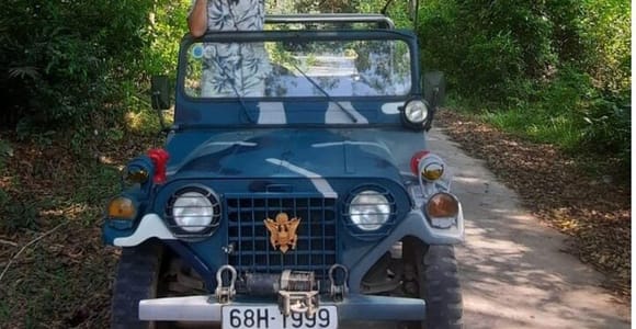 Explorer The South of Phu Quoc by Classical Army Jeeps