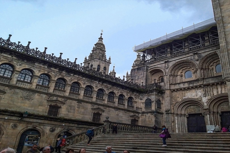 Tour privado a Santiago de Compostela y su CatedralFurgoneta de negocios - Mercedes Clase V