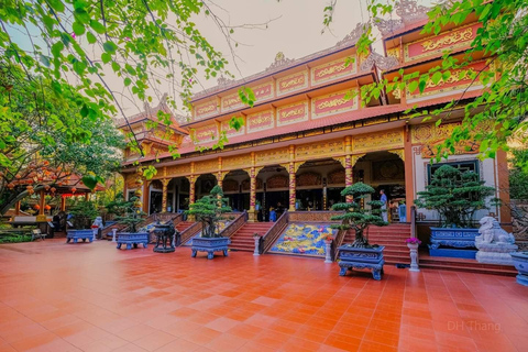 Zachód słońca w Da Nang: wioska Mat, pagoda Nam Sơn i Charming ShowZachód słońca w Da Nang: wioska Mat, pagoda Nam Sơn i uroczy show