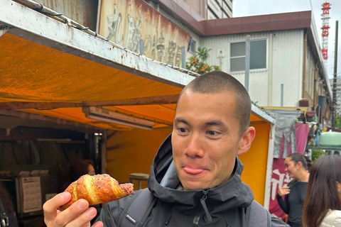 Tsukiji Fish Market Food Tour in Tokyo: Seafood Delight