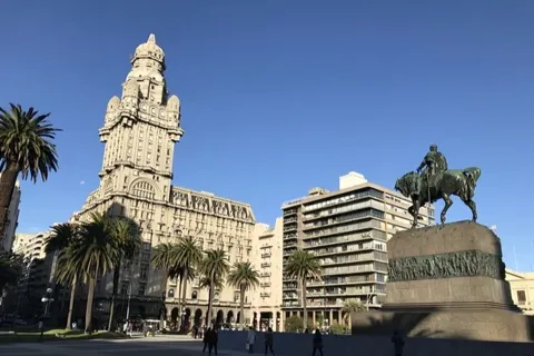 Montevidéu : Locais imperdíveis: excursão a pé com um guia de turismo