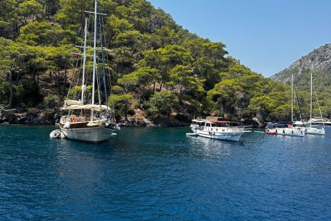 Excursion quotidienne en yacht à Gocek et excursion d'une journée sur les 12 îles