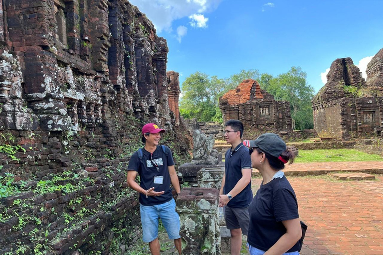 Desde Da Nang: Clase de Cocina de Cam Thanh y Santuario de My SonDa Nang:Clase de Cocina en Cam Thanh y Excursión en Grupo al Santuario de My Son