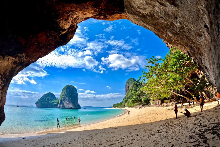 Krabi : tour en bateau des 4 îles pour la plongée en apnéeKrabi : tour en bateau à longue queue pour la plongée en apnée dans les 4 îles