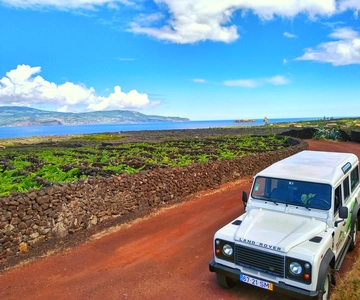 1-day jeep tour on the island of Pico - Azores