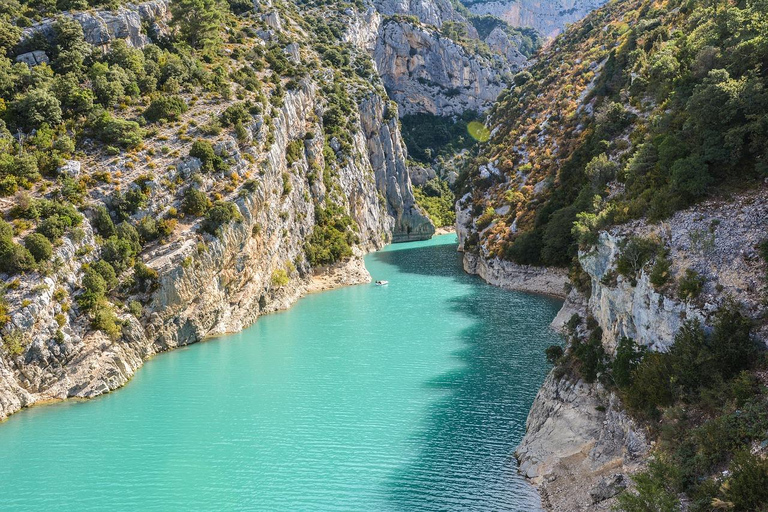 Visit the lavender fields, the Verdon Gorge, and Moustiers from Aix Visit the lavender fields, the Verdon Gorge and Moustiers from Aix