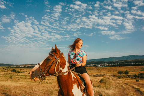 Tiflis: Experiencia de montar a caballoTiflis: Experiencia de equitación 2