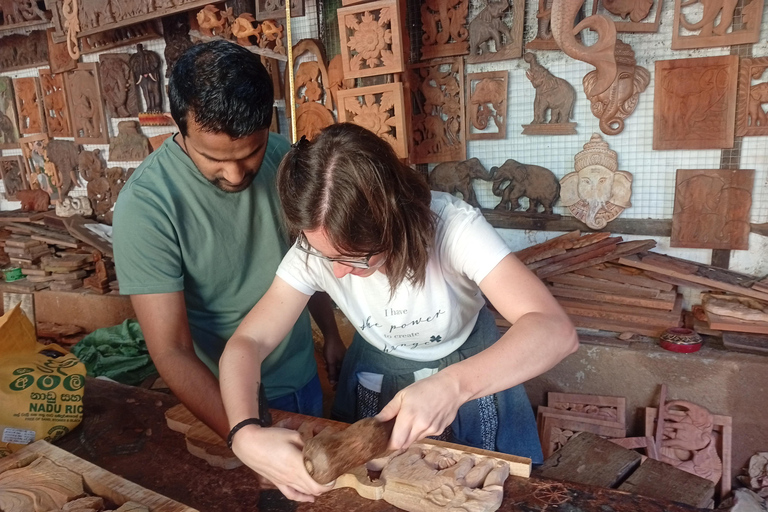 Kandy: Ambuluwawa Tower, Sacred Temple & Artisan Discovery