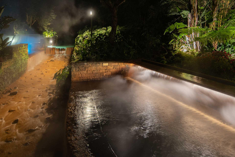 Azores: Termas nocturnas de Furnas con tickets de entrada