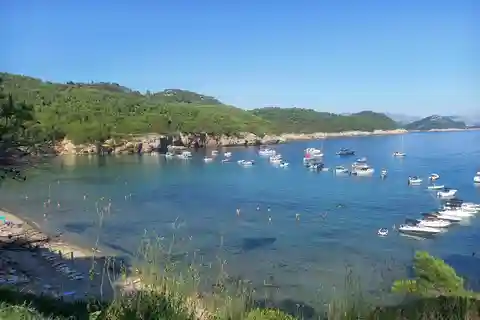 Dubrovnik: Hvar Island Luxury Mini Yacht Tour
