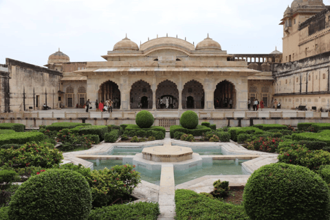 From Delhi: 2 Days Jaipur Sightseeing Tour By Car