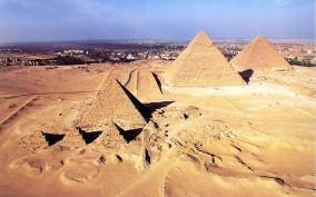 Pyramids of Giza and Grand Egyptian Museum Guided Day Tour