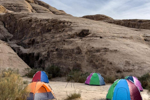 Wadi Rum: Samodzielna wyprawa kempingowa