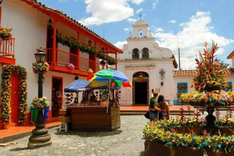 Medellín: City Sightseeing Tour, Comuna 13 and Major Sights. Shared sightseeing tour