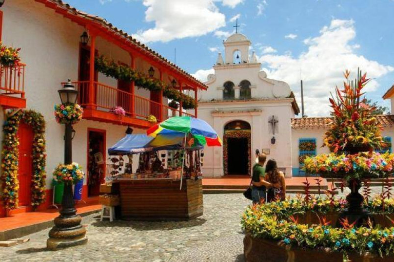 Medellín: City Sightseeing Tour, Comuna 13 and Major Sights. Shared sightseeing tour