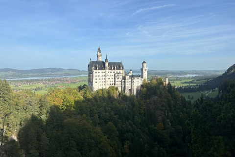 Prywatna wycieczka po zamku Neuschwanstein mercedesem van (1–6 osób)