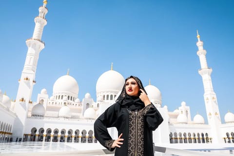 From Dubai: Abu Dhabi Grand Mosque Visit & Theme Park Option