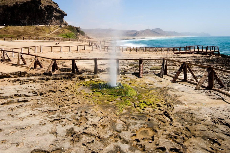 Salalah: Al Fazayah Beach, Shaat Viewpoint & Mugsail Tour