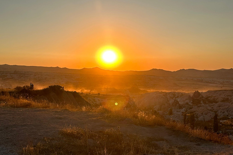 Cappadocia: Sunset Hiking Tour with Local Guide