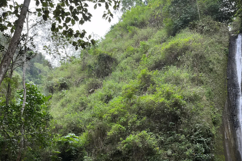 Yogyakarta: Hiking Nature Waterfall & Temples Tour Yogyakarta: Siluwok Waterfall & Temples Tour