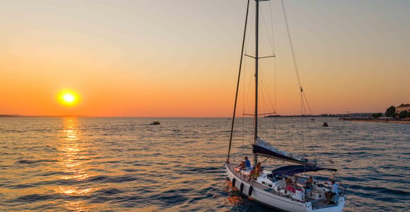 Relaxing Sunset Sailing - Small Group Yacht, Champagne