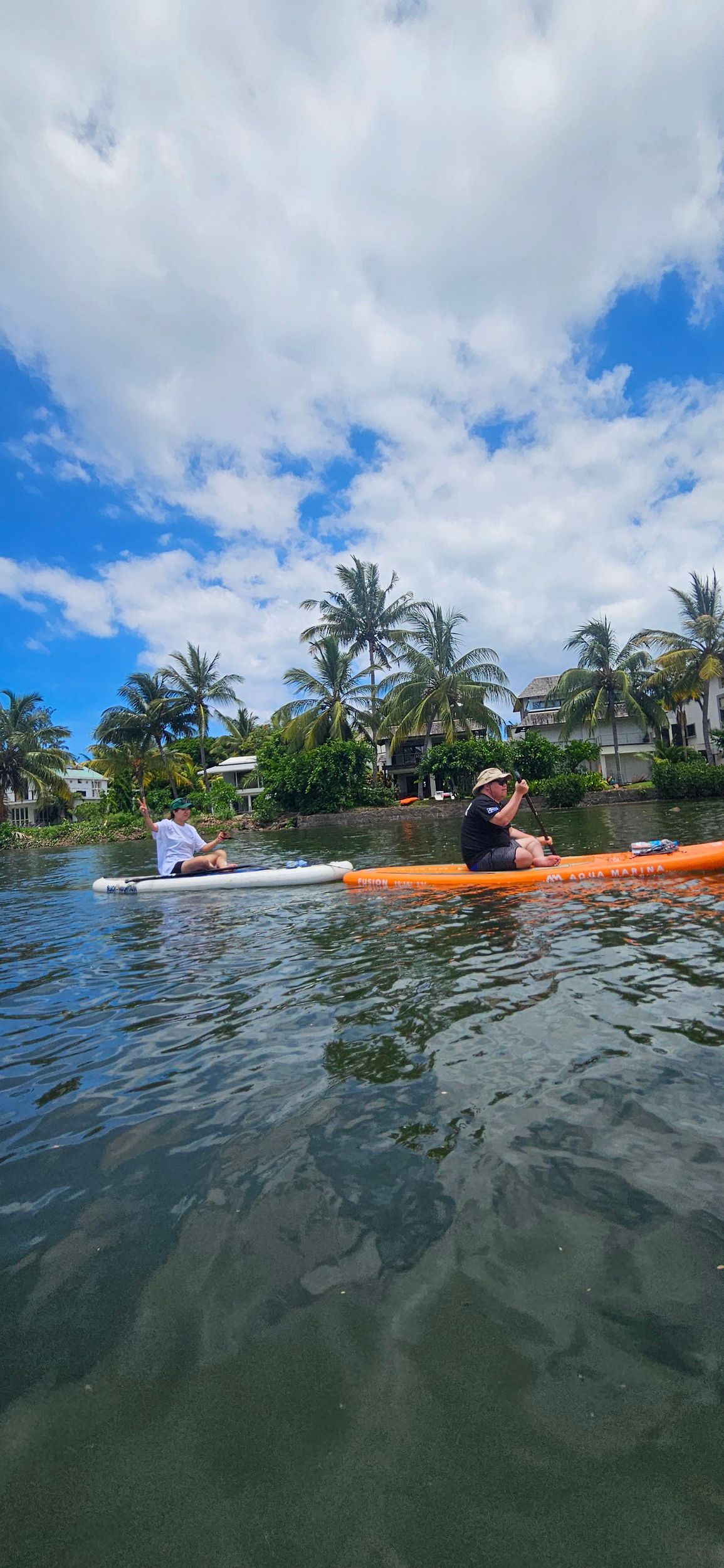 Stand-up-Paddling auf dem Fluss Tamarin